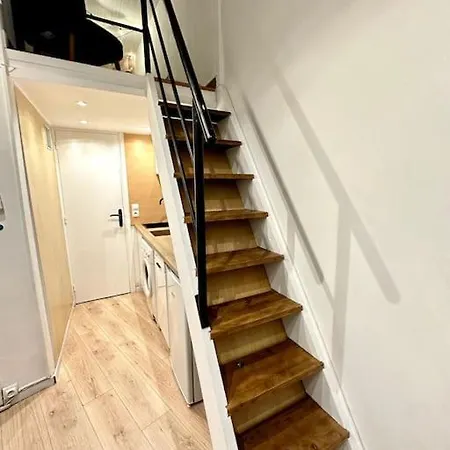 La Taniere Du Bois Flotte Lägenhet